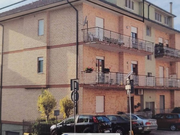 appartamento in vendita a Folignano in zona Castel Folignano