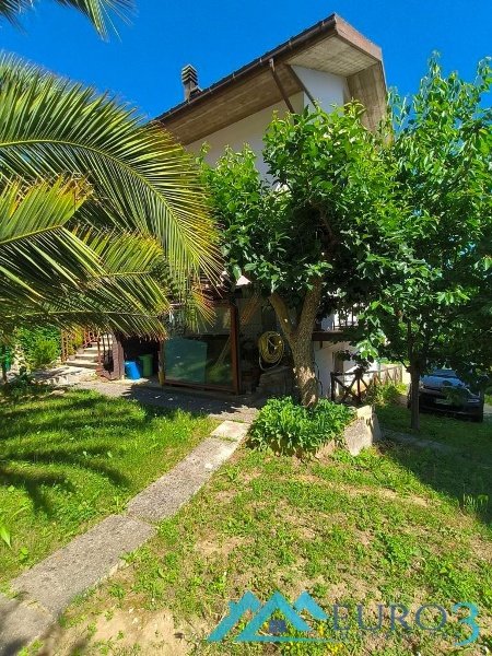 casa indipendente in vendita a Folignano in zona Case di Coccia