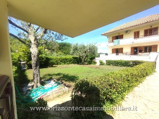 appartamento in vendita a Folignano in zona Villa Pigna