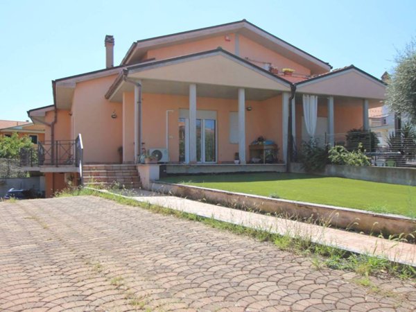 casa indipendente in vendita a Folignano in zona Piane di Morro