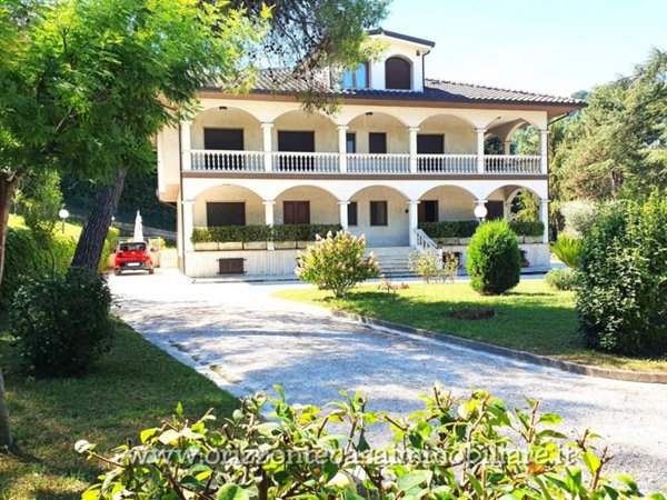 casa indipendente in vendita a Folignano in zona Piane di Morro