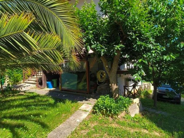 casa indipendente in vendita a Folignano in zona Case di Coccia