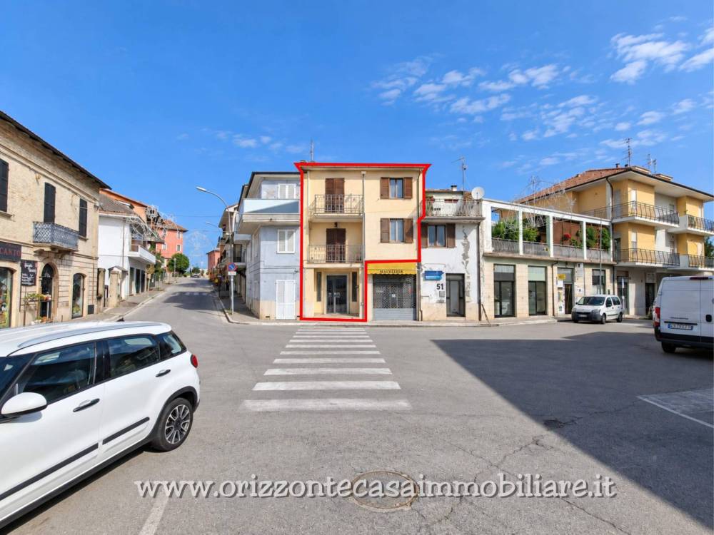 casa indipendente in vendita a Folignano