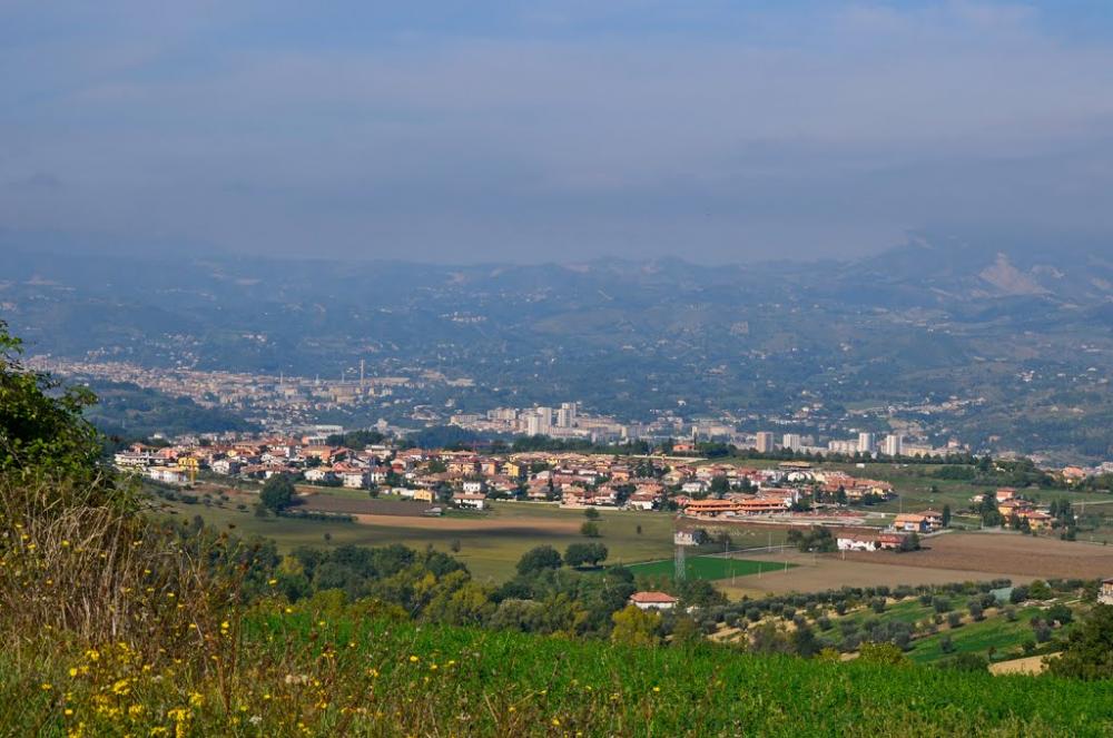 terreno in vendita a Folignano in zona Castel Folignano