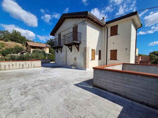 casa indipendente in vendita a Folignano in zona Case di Coccia