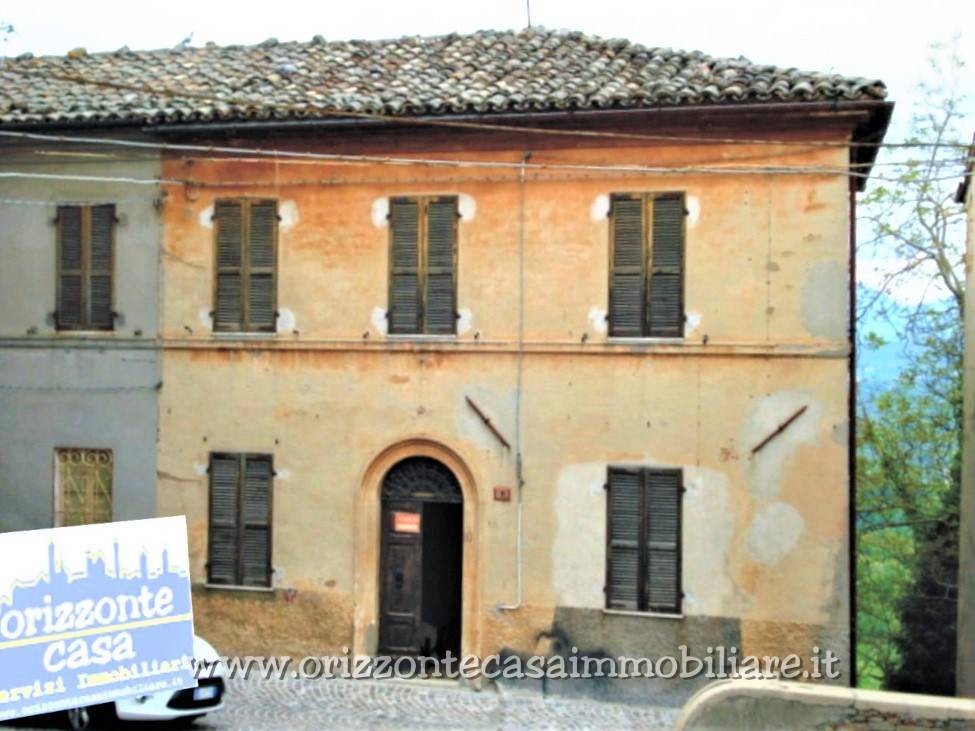 intera palazzina in vendita a Force