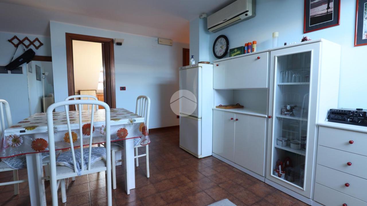 appartamento in vendita a Grottammare in zona Ischia