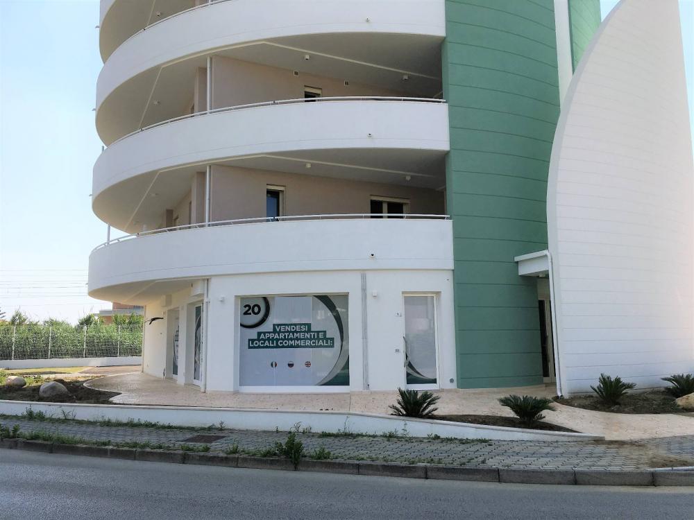 locale commerciale in vendita a Grottammare in zona Ischia