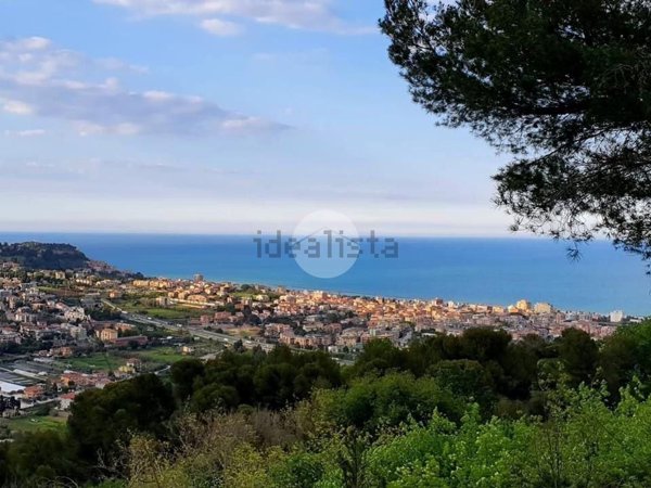 pentavano in vendita a Grottammare