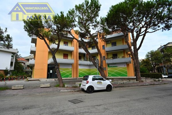 negozio in vendita a Grottammare