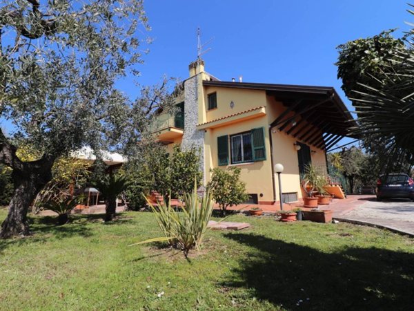 casa indipendente in vendita a Grottammare