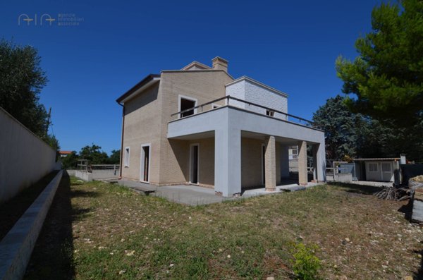 casa indipendente in vendita a Grottammare