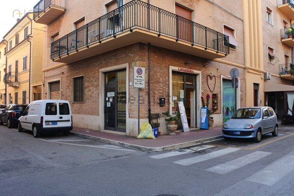 negozio in vendita a Grottammare