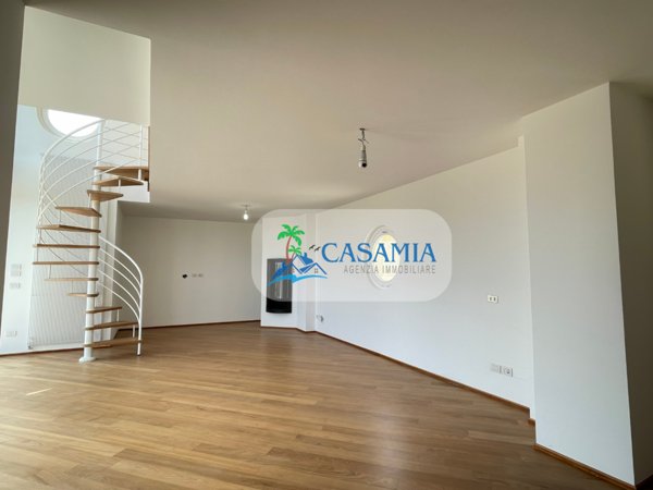 casa indipendente in vendita a Grottammare