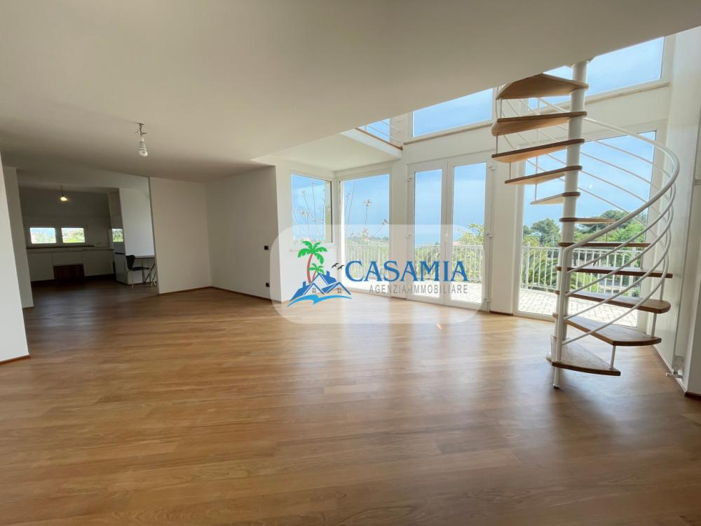 casa indipendente in vendita a Grottammare