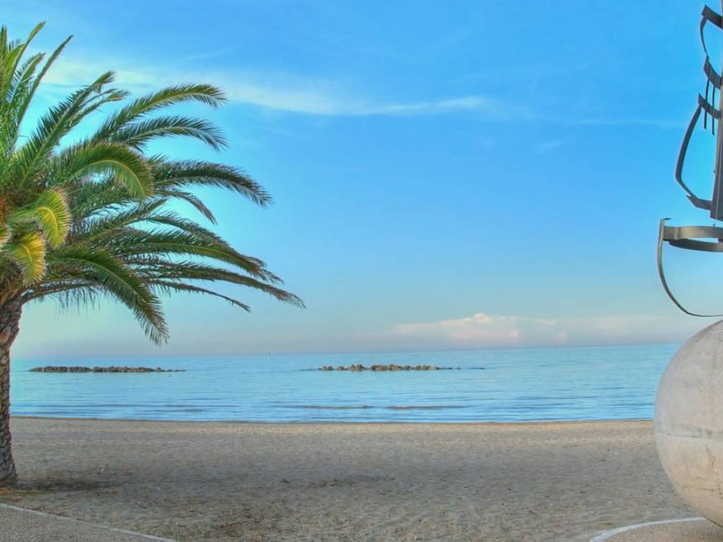 intera palazzina in vendita a Grottammare