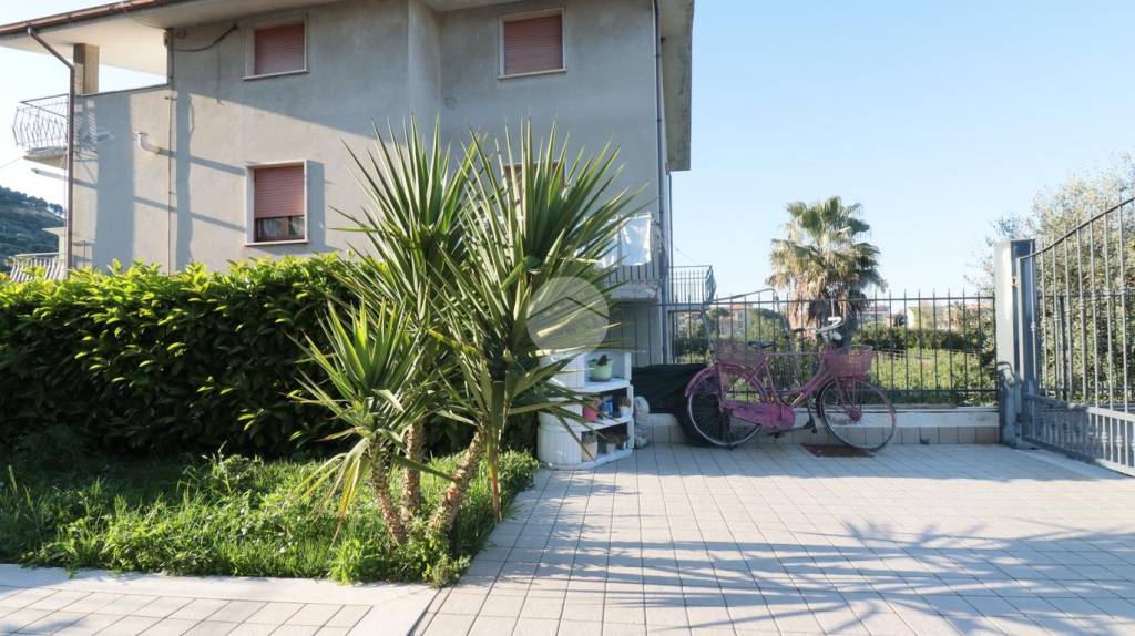 appartamento in vendita a Grottammare in zona Ischia