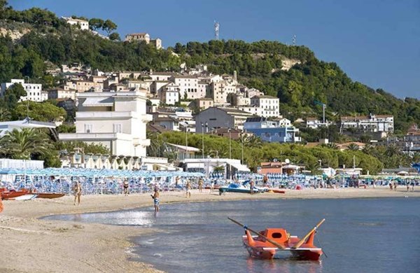 negozio in vendita a Grottammare