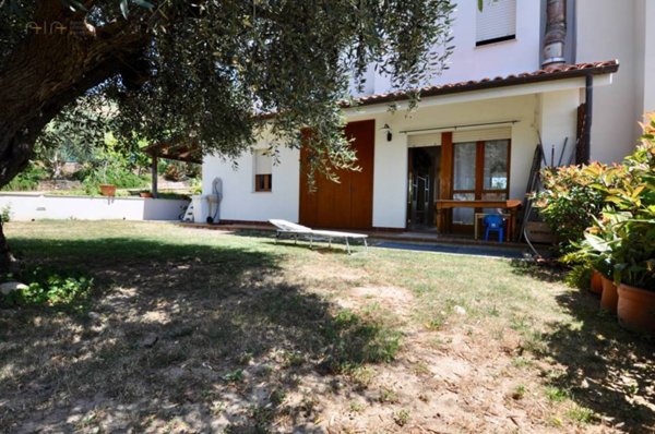 casa indipendente in vendita a Grottammare