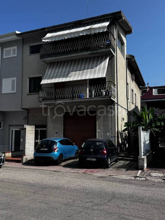 casa indipendente in vendita a Grottammare in zona Ischia