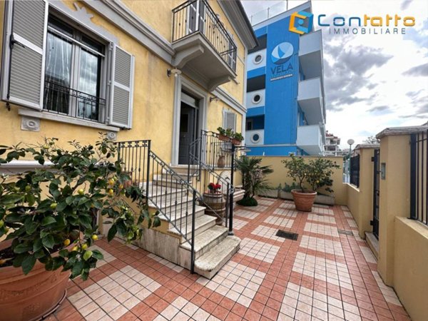 casa indipendente in vendita a Grottammare
