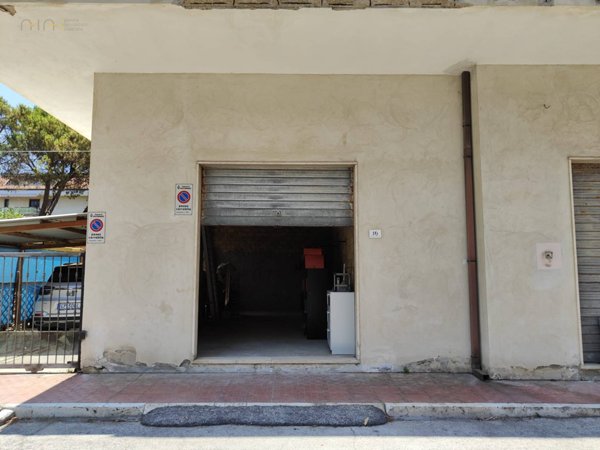 locale commerciale in vendita a Grottammare