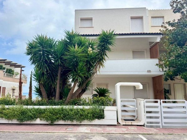 casa indipendente in vendita a Grottammare