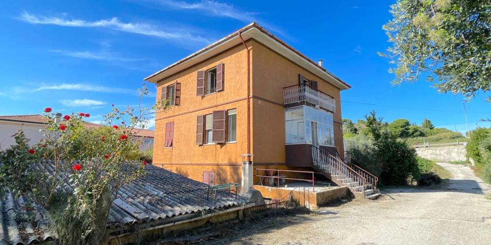 casa indipendente in vendita a Grottammare in zona Ischia