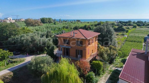 casa indipendente in vendita a Grottammare in zona Ischia