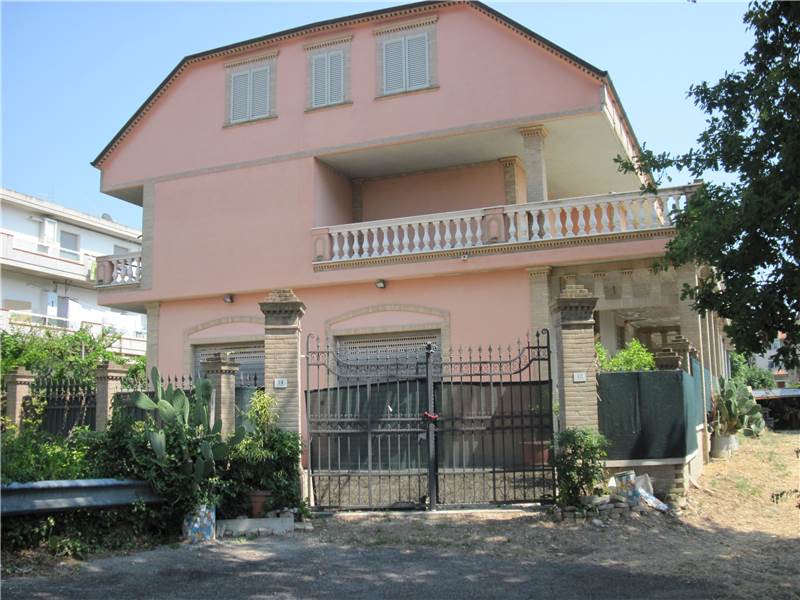 casa indipendente in vendita a Grottammare