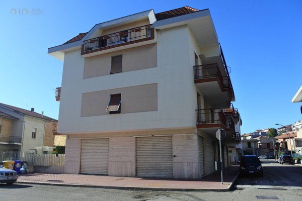 locale commerciale in vendita a Grottammare