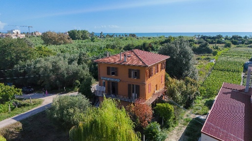 casa indipendente in vendita a Grottammare in zona Ischia