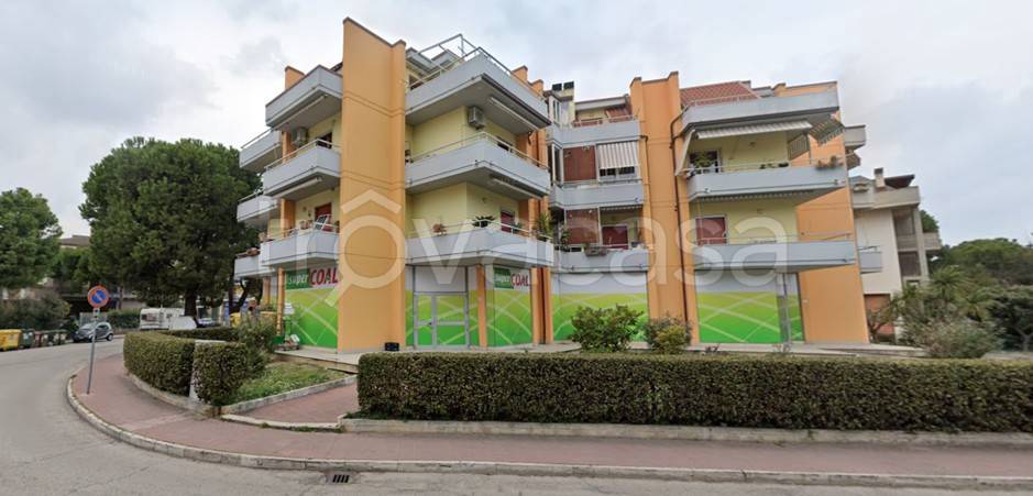 negozio in vendita a Grottammare