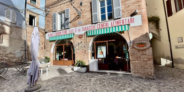 locale commerciale in vendita a Grottammare