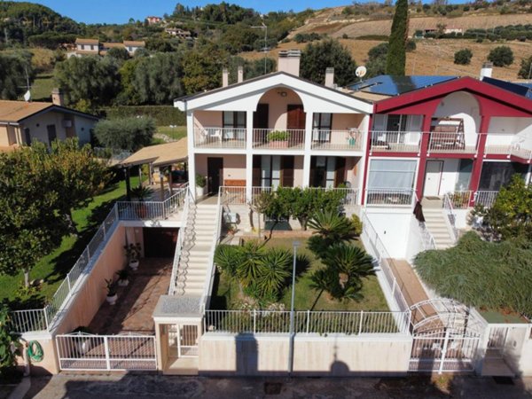 casa indipendente in vendita a Grottammare