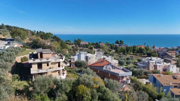 casa indipendente in vendita a Grottammare