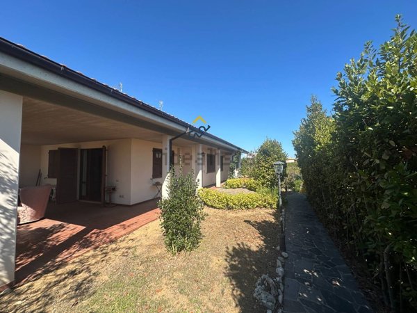 casa indipendente in vendita a Grottammare