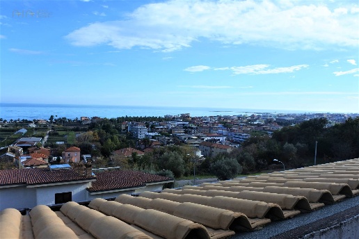 casa indipendente in vendita a Grottammare