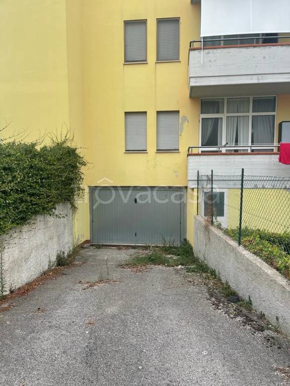 casa semindipendente in vendita a Grottammare