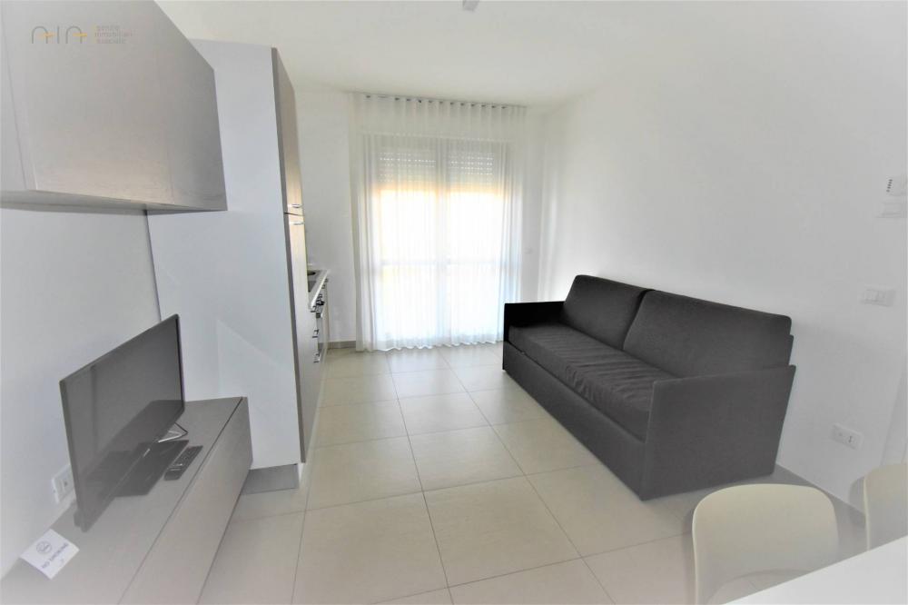 negozio in vendita a Grottammare