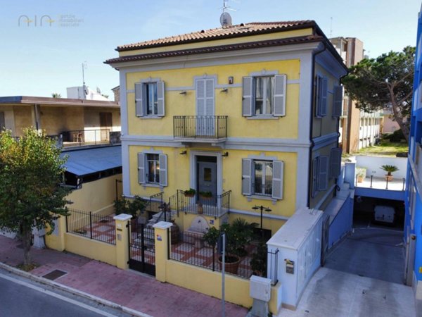casa indipendente in vendita a Grottammare