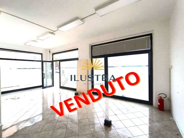 locale commerciale in vendita a Grottammare in zona Ischia