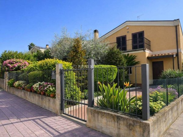 casa indipendente in vendita a Grottammare