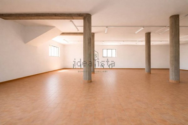 locale commerciale in vendita a Grottammare