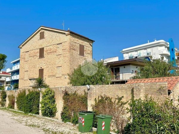 casa indipendente in vendita a Grottammare