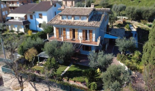 casa indipendente in vendita a Grottammare
