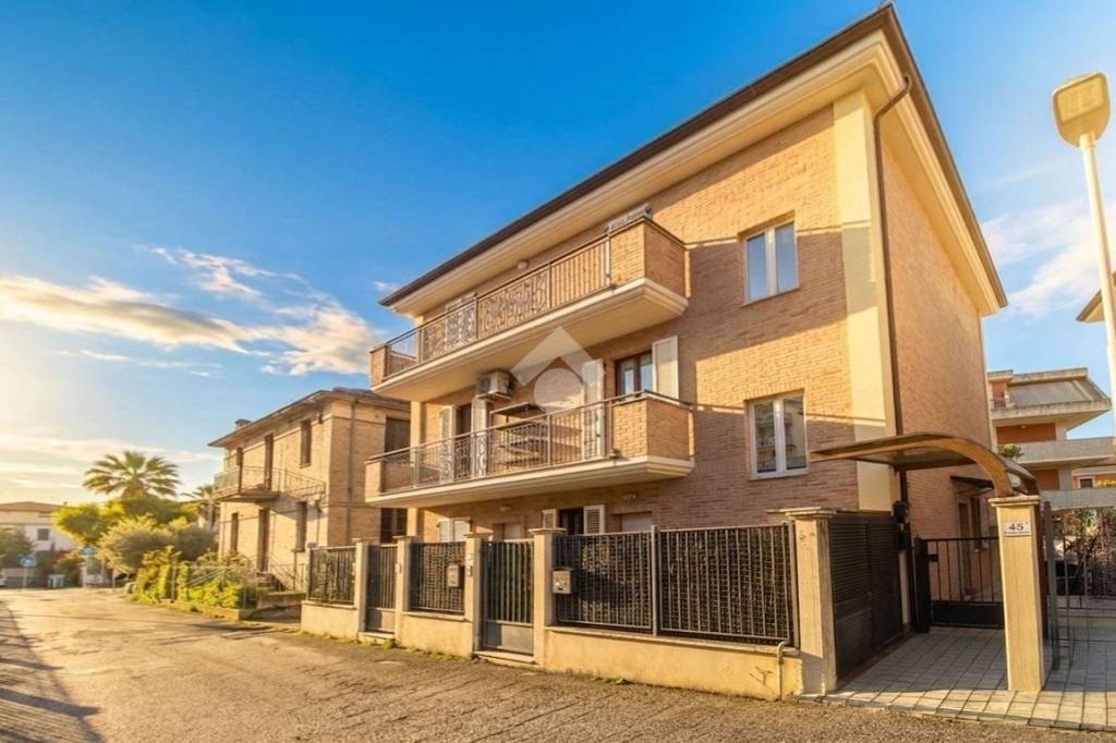 appartamento in vendita a Grottammare in zona Ischia