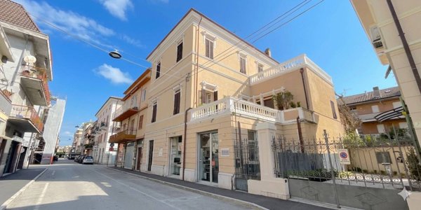 casa indipendente in vendita a Grottammare