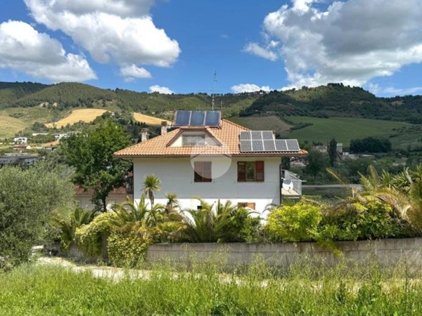 casa indipendente in vendita a Grottammare