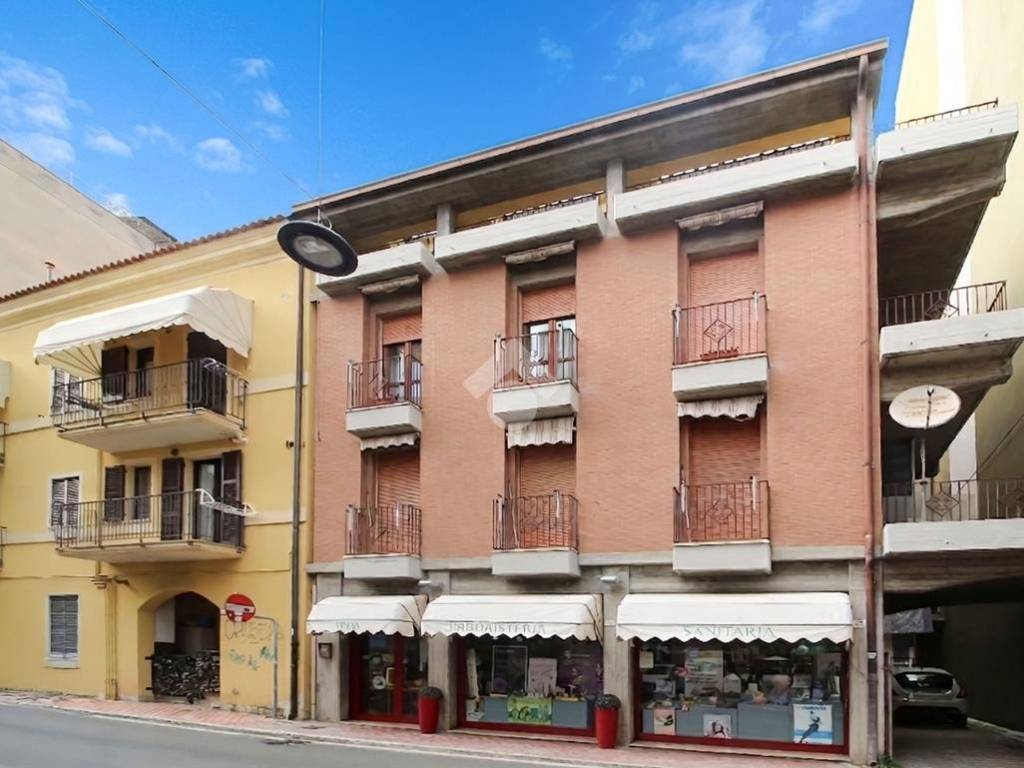 negozio in vendita a Grottammare